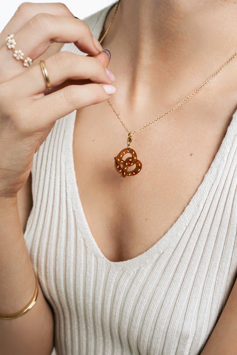 Pretzel Charm Charm - Pepita 79